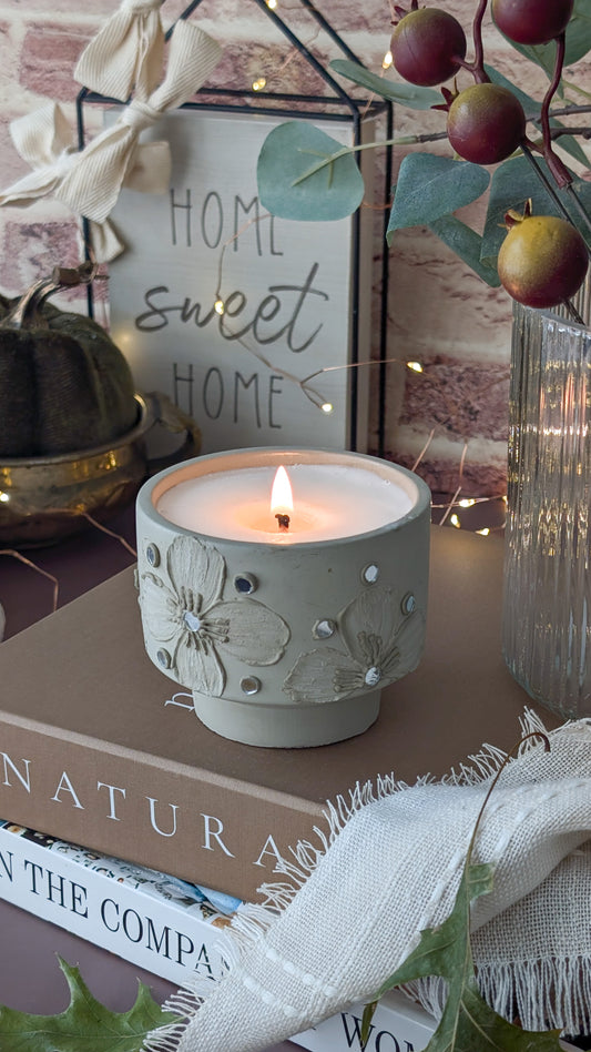 “Lavender Grove Concrete Candle – White Sage & Lavender Herbal Luxury Home Fragrance | The Fragrant Jar”