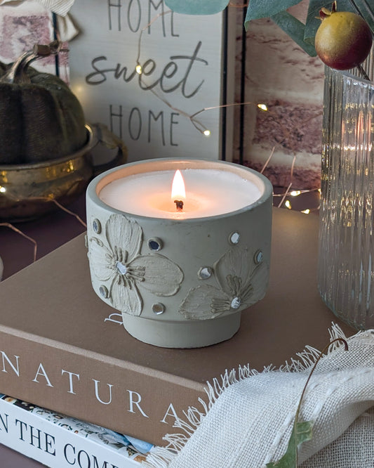 “Lavender Grove Concrete Candle – White Sage & Lavender Herbal Luxury Home Fragrance | The Fragrant Jar”