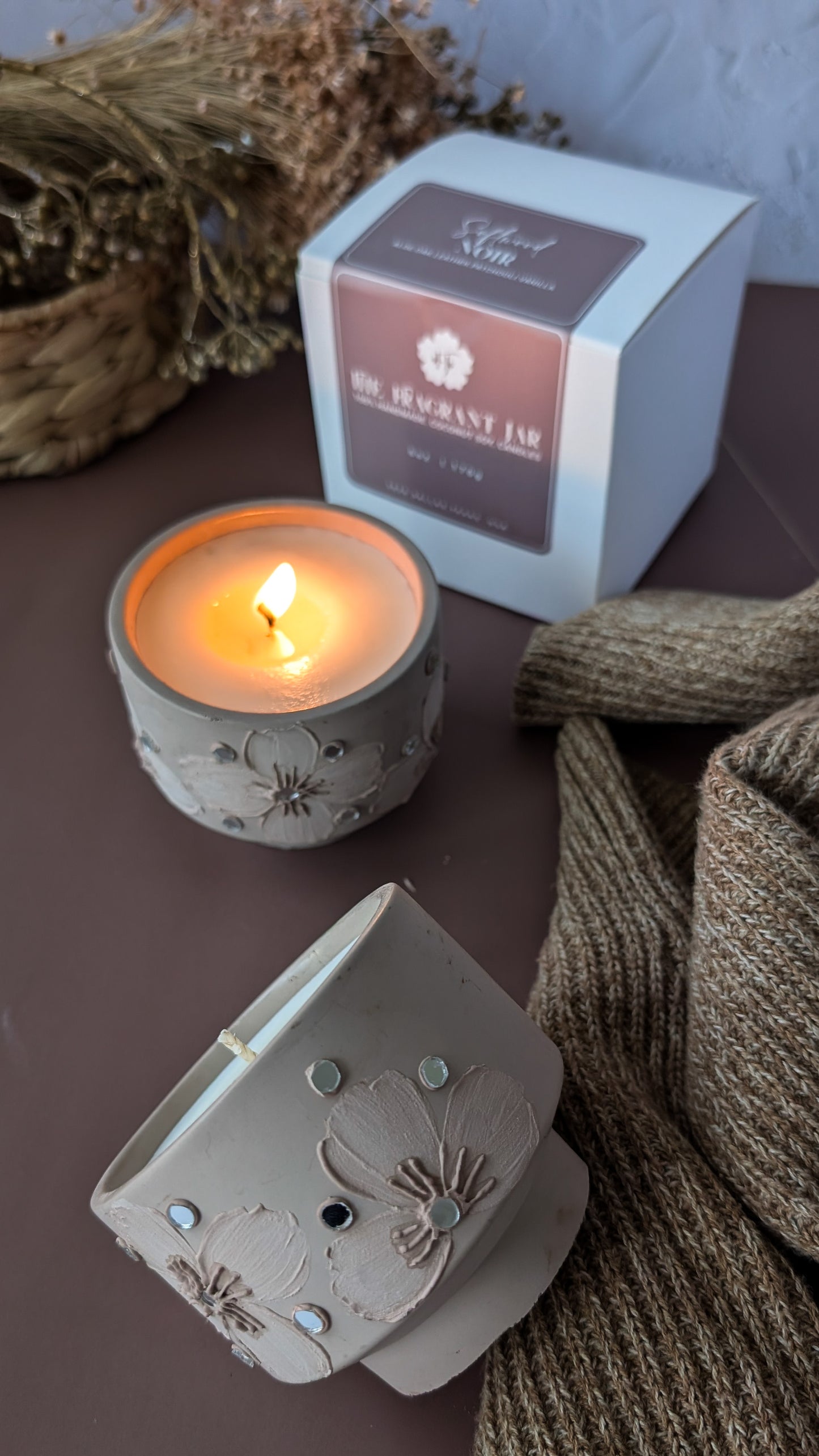 “Softwood Noir Concrete Candle – White Oak & Vanilla Luxury Home Fragrance | The Fragrant Jar”