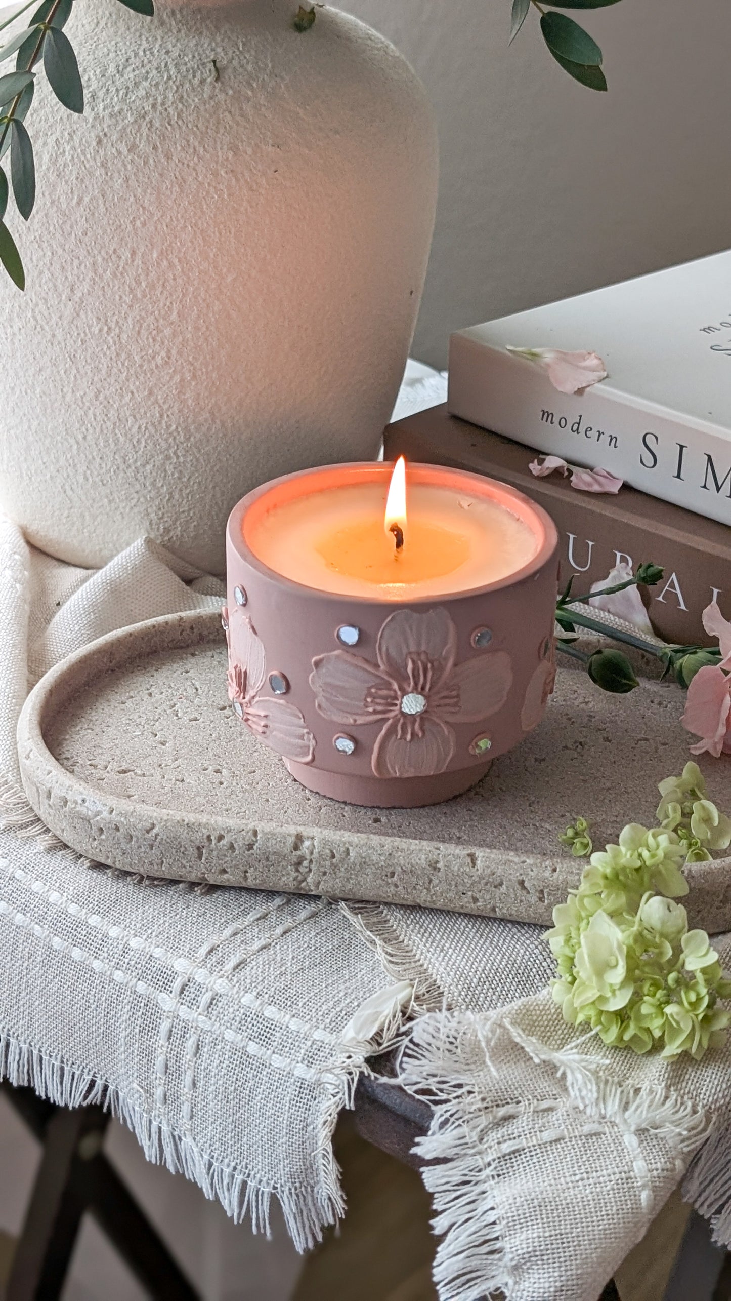 “Honeysuckle Jasmine Concrete Candle – Floral Luxury Home Fragrance with Hand-Poured Elegance | The Fragrant Jar”