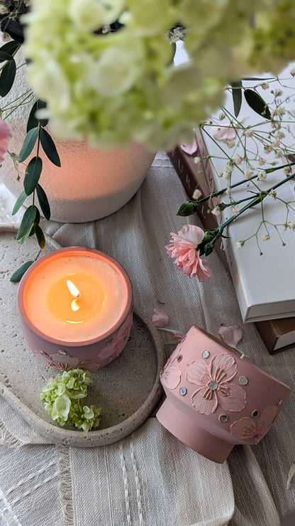“Honeysuckle Jasmine Concrete Candle – Floral Luxury Home Fragrance with Hand-Poured Elegance | The Fragrant Jar”