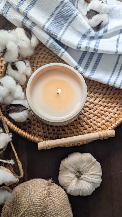 “Fresh Linen Concrete Luxury Candle – Clean Cotton, Crisp White Musk & Modern Home Fragrance | The Fragrant Jar”
