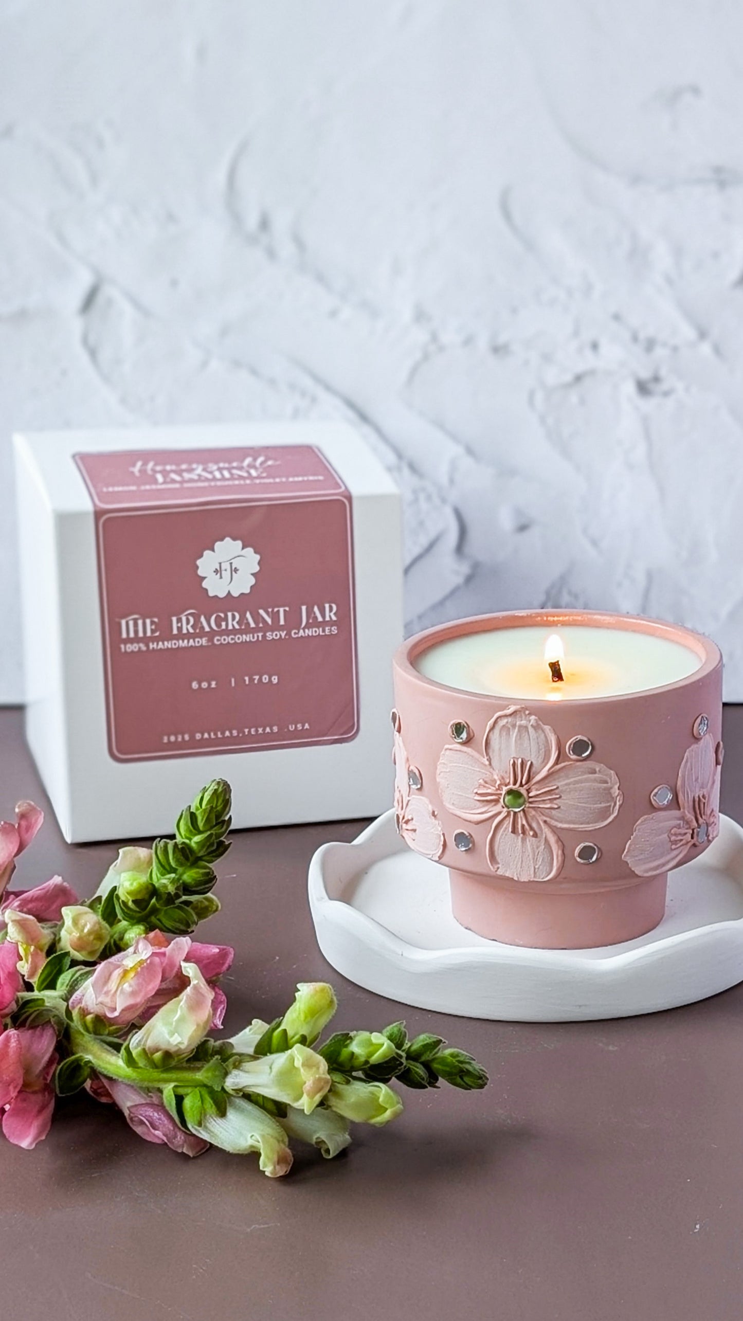 “Honeysuckle Jasmine Concrete Candle – Floral Luxury Home Fragrance with Hand-Poured Elegance | The Fragrant Jar”