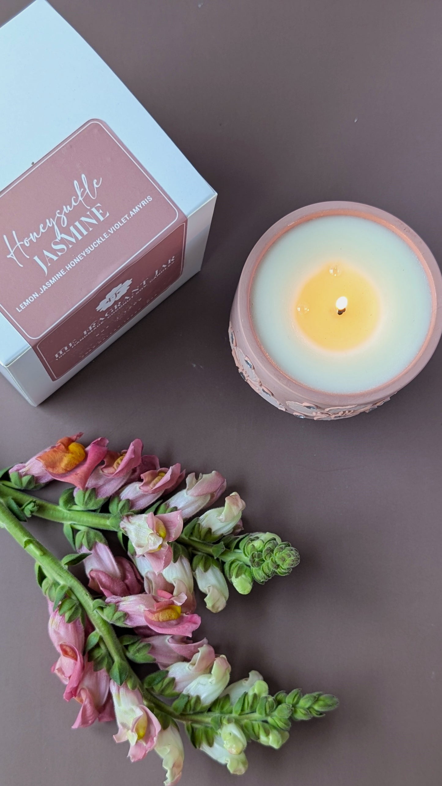 “Honeysuckle Jasmine Concrete Candle – Floral Luxury Home Fragrance with Hand-Poured Elegance | The Fragrant Jar”
