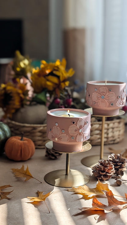 “Honeysuckle Jasmine Concrete Candle – Floral Luxury Home Fragrance with Hand-Poured Elegance | The Fragrant Jar”