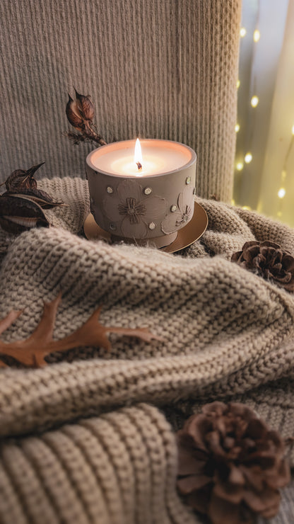 “Softwood Noir Concrete Candle – White Oak & Vanilla Luxury Home Fragrance | The Fragrant Jar”