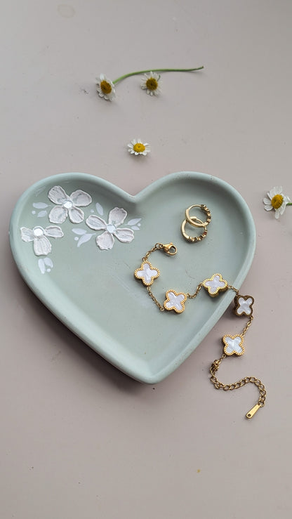 Handmade heart Concrete Trinket Tray | Minimalist Jewelry Dish | Modern Aesthetic Home Decor | Neutral Dusty pink  |The Fragrant Jar