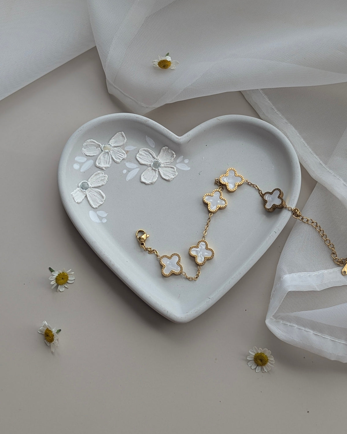 Handmade heart Concrete Trinket Tray | Minimalist Jewelry Dish | Modern Aesthetic Home Decor | Neutral Dusty pink  |The Fragrant Jar