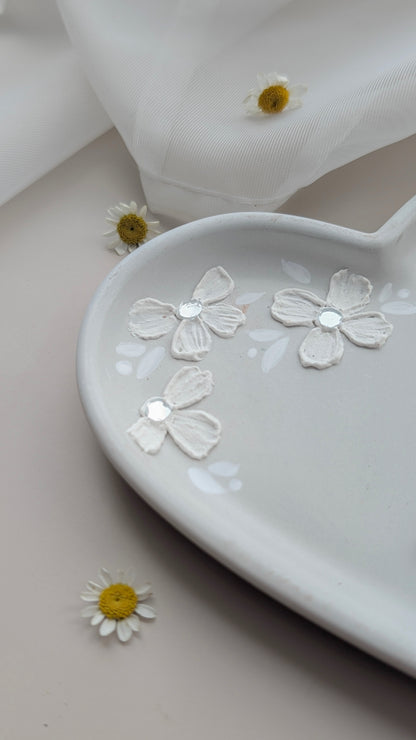 Handmade heart Concrete Trinket Tray | Minimalist Jewelry Dish | Modern Aesthetic Home Decor | Neutral Dusty pink  |The Fragrant Jar