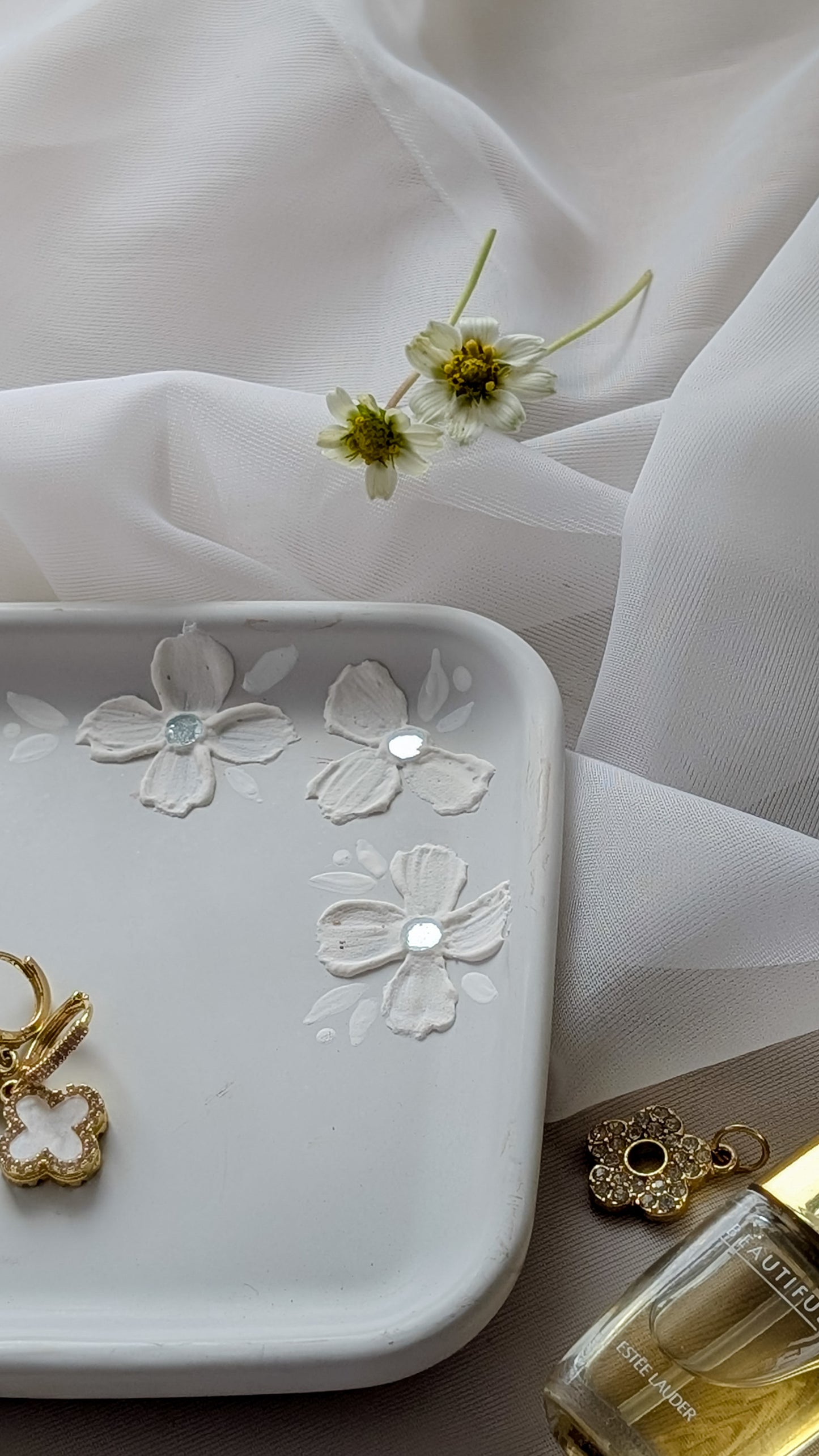 Handmade square Concrete Trinket Tray | Minimalist Jewelry Dish | Modern Aesthetic Home Decor | Neutral |The Fragrant Jar