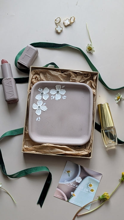 Handmade square Concrete Trinket Tray | Minimalist Jewelry Dish | Modern Aesthetic Home Decor | Neutral |The Fragrant Jar