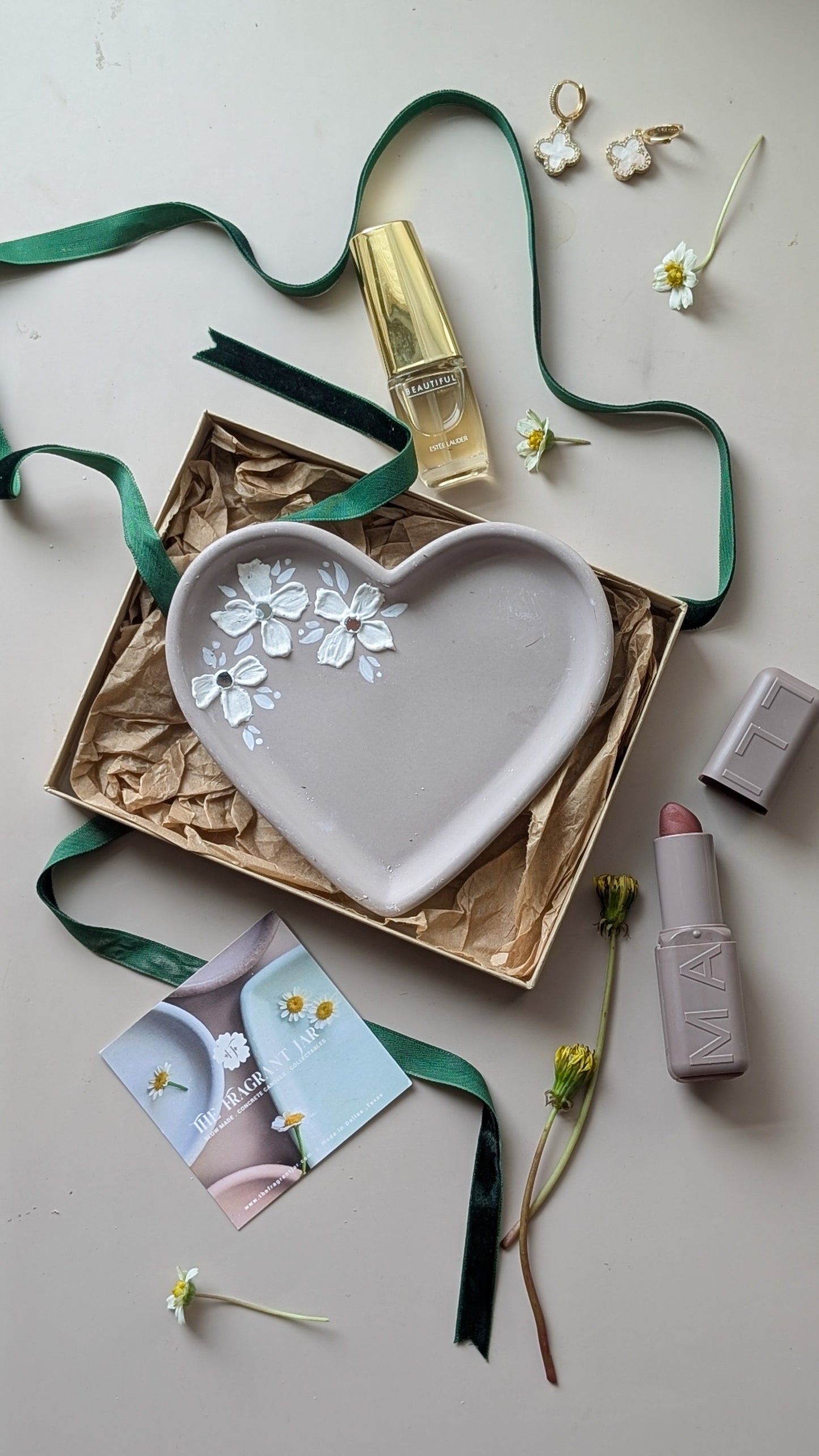 Handmade heart Concrete Trinket Tray | Minimalist Jewelry Dish | Modern Aesthetic Home Decor | Neutral Dusty pink  |The Fragrant Jar