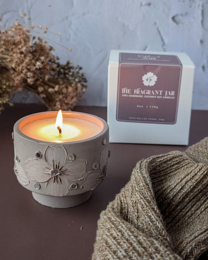 “Softwood Noir Concrete Candle – White Oak & Vanilla Luxury Home Fragrance | The Fragrant Jar”