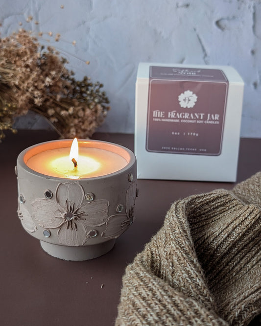 “Softwood Noir Concrete Candle – White Oak & Vanilla Luxury Home Fragrance | The Fragrant Jar”
