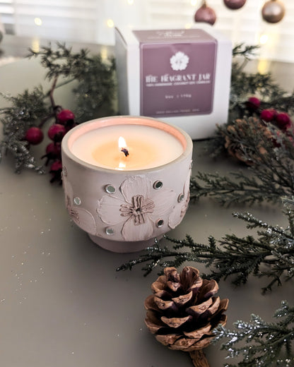 “Softwood Noir Concrete Candle – White Oak & Vanilla Luxury Home Fragrance | The Fragrant Jar”